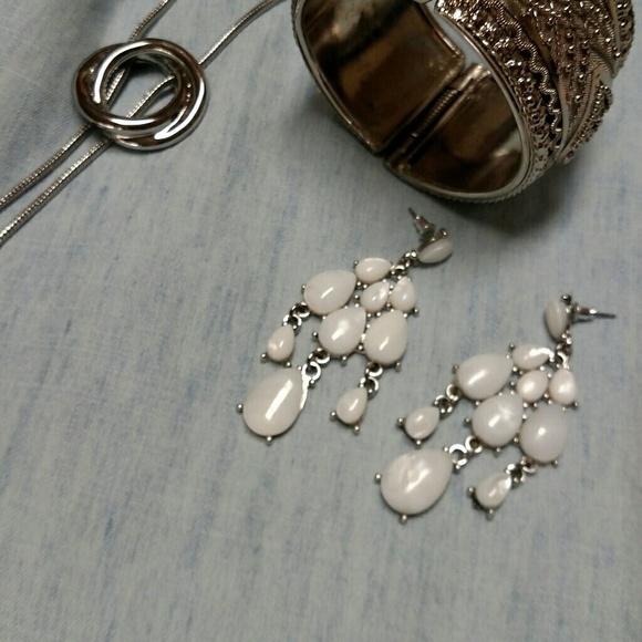 White Pearl Essence Tear Drop Stone Dangle Earrings in Silver - Picture 4 of 5